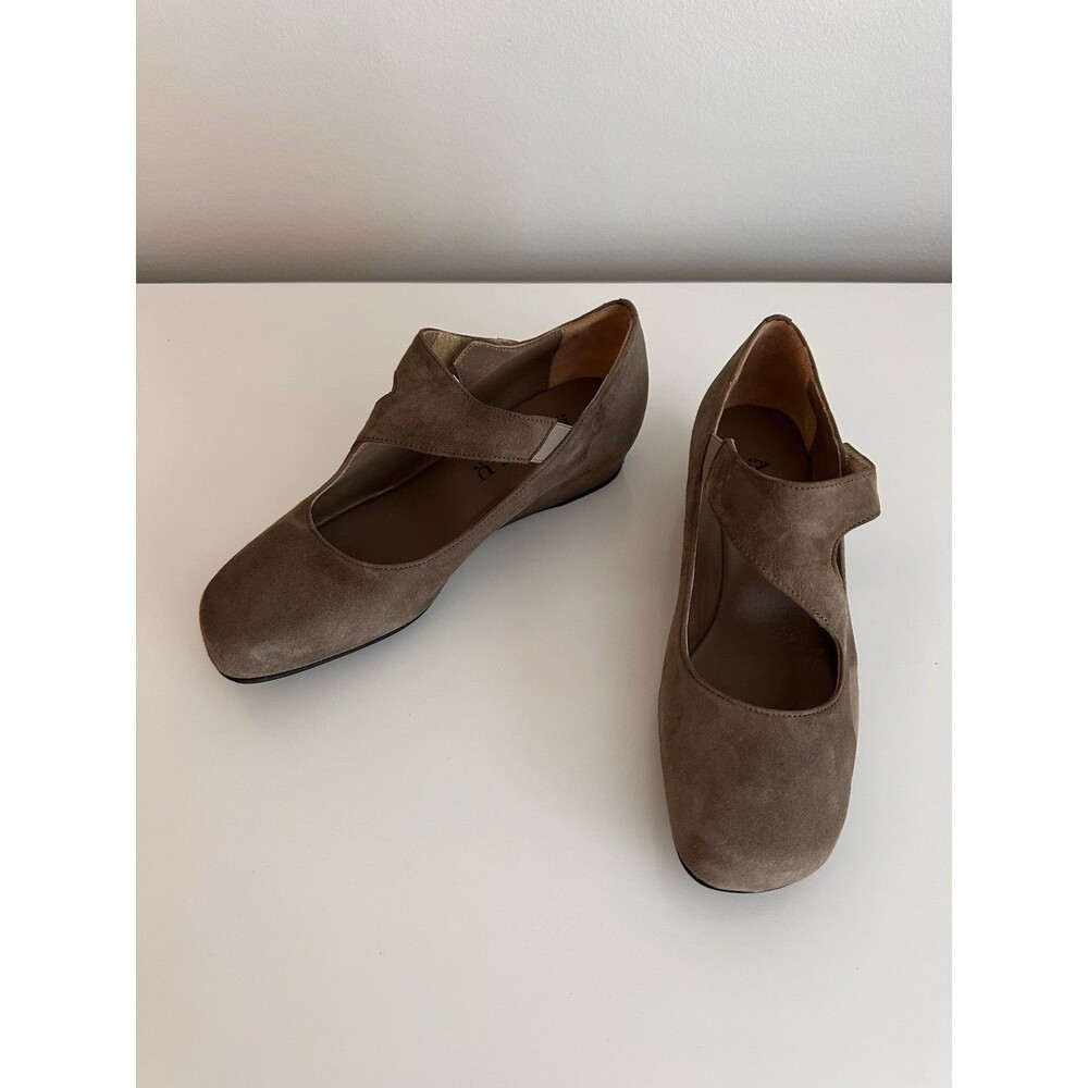 Anyi Lu Italian Suede Mary Jane Wedge Shoes Taupe Brown EU 36 US 6 Comfort